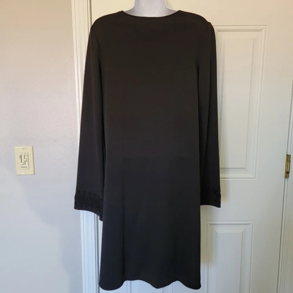 Max Studio Black Long Flared Sleeve V Neck Embroidered Dress Knee Length Size M - Picture 7 of 12